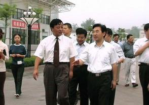 2005年8月31日，时任江苏省副省长，现任第十四届全国政协常委、农业和农村委员会副主任张桃林视察美狮贵宾会。