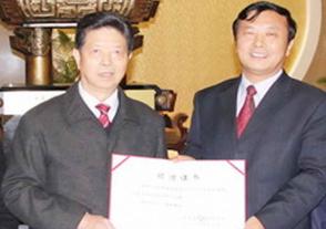 2011年11月14日，原江苏省人大常委会副主任王霞林视察美狮贵宾会。