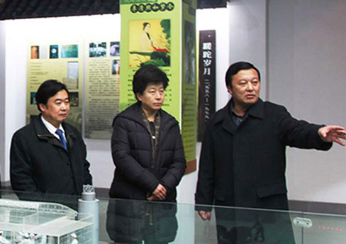 2011年1月16日，时任江苏省委常委、纪委书记弘强视察美狮贵宾会。